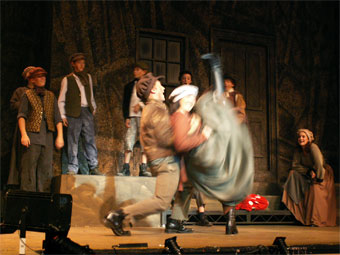 Harlow Playhouse. Oliver Design - Malvern Hostick Copyright ©. Technical rehearsal.